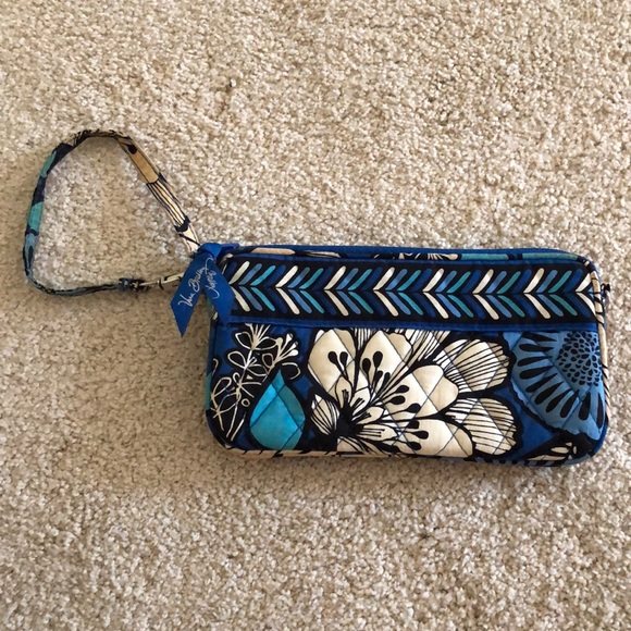 Vera Bradley Handbags - Vera Bradley Blue Bayou Wristlet Vera Bradley Handbags - Vera Bradley Blue Bayou Wristlet